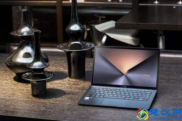 这款华硕笔记本，不仅性价比十足，而且还有意想不到的边框设计