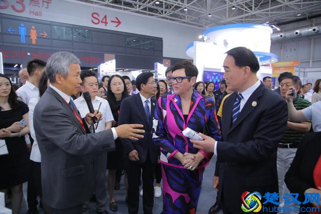 一杯伊利牛奶，折射出创新中国的无限光彩