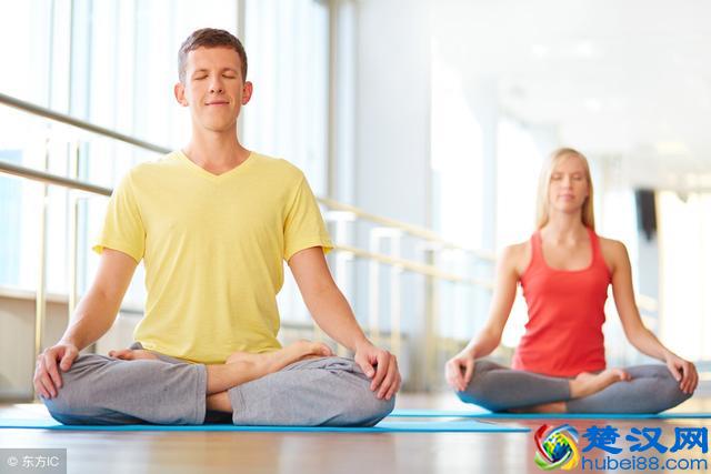 盘腿坐有什么好处？盘腿坐有什么坏处？这坐姿也有讲究