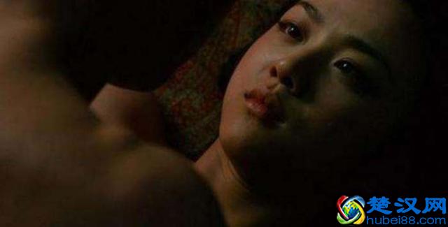 这部戏曾使得汤唯封杀两年，尺度太大，都是真做
