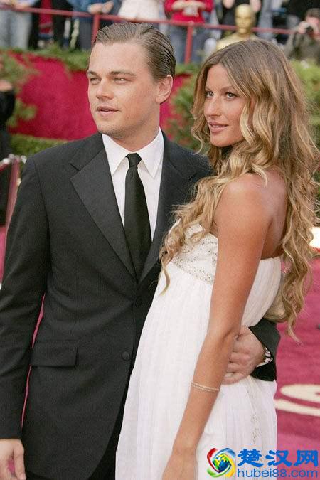 世界杯足球宝贝来了！个个都长腿细腰，美艳无双