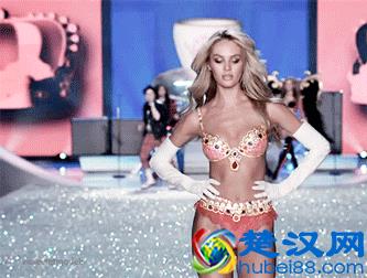 世界杯足球宝贝来了！个个都长腿细腰，美艳无双