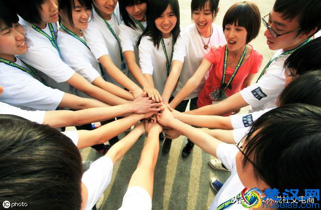 大四女生通过微信卖化妆品，巧用这3招，一年轻松赚了30万