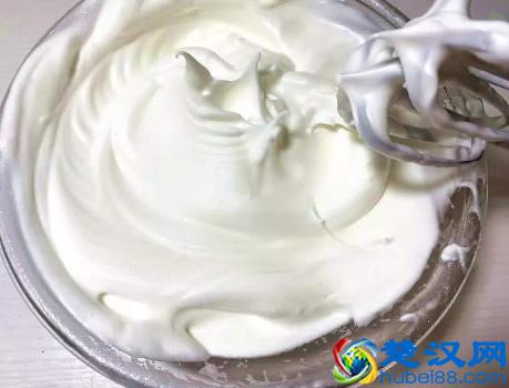 电饭锅蛋糕怎么做不粘还蓬松？配方和技巧总结，一次成功，不失败