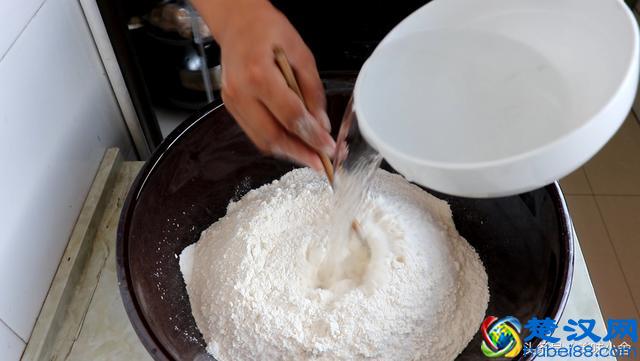 教你在家做凉皮，不开裂、不断开、不发粘，口感筋道特好吃