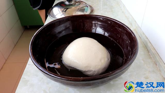 教你在家做凉皮，不开裂、不断开、不发粘，口感筋道特好吃