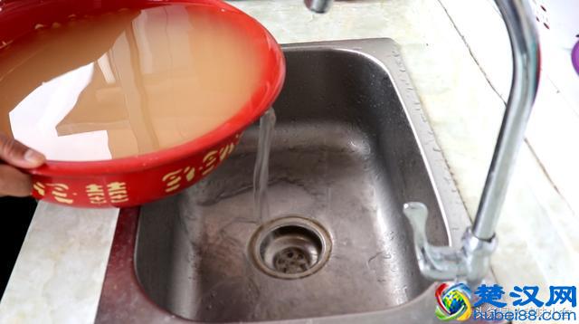 教你在家做凉皮，不开裂、不断开、不发粘，口感筋道特好吃