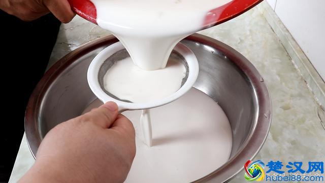 教你在家做凉皮，不开裂、不断开、不发粘，口感筋道特好吃