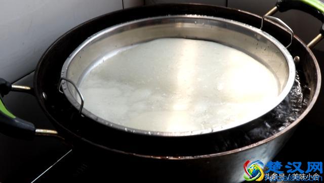 教你在家做凉皮，不开裂、不断开、不发粘，口感筋道特好吃