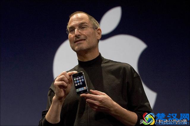 乔布斯后为何他是苹果CEO：7年前备受质疑，如今成就万亿美元市值