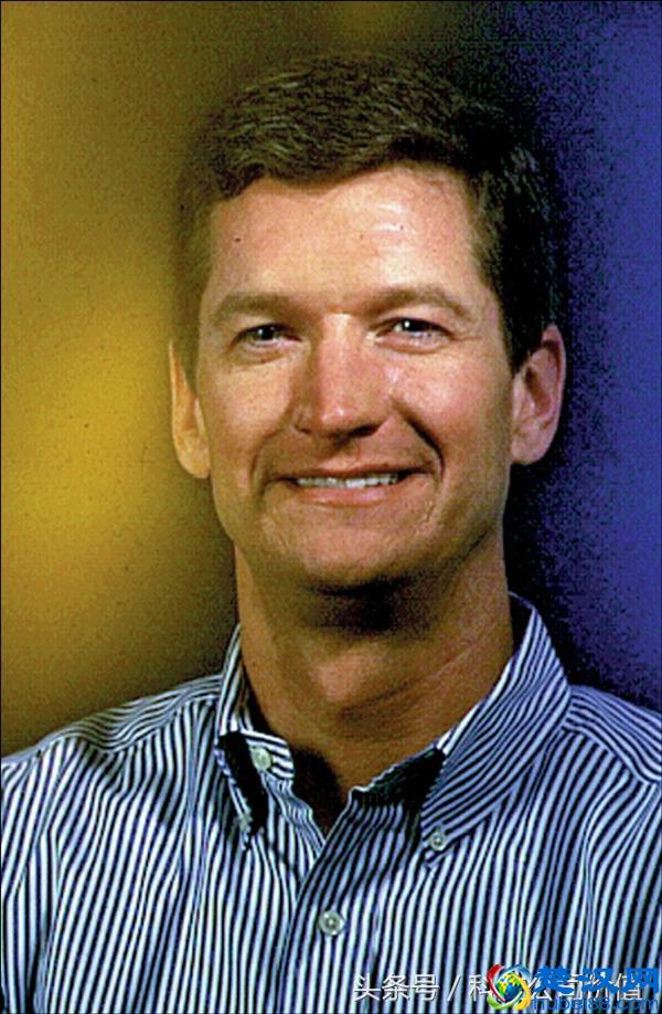 乔布斯后为何他是苹果CEO：7年前备受质疑，如今成就万亿美元市值