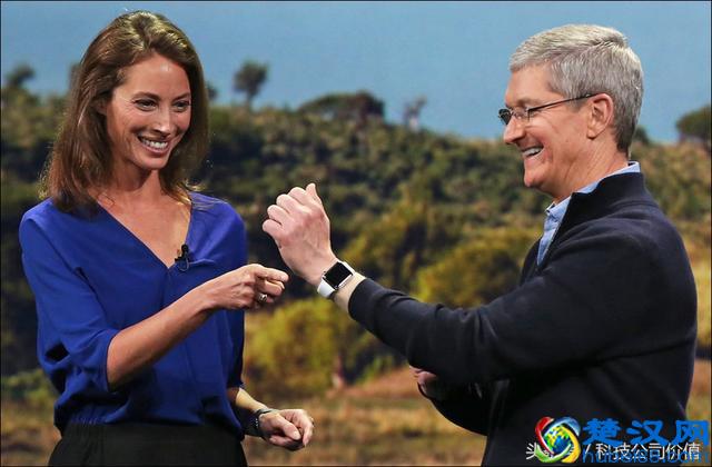 乔布斯后为何他是苹果CEO：7年前备受质疑，如今成就万亿美元市值