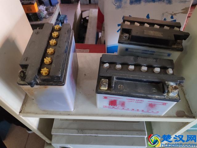 废旧电池修复——加水的多少对与整个电动车电瓶配组有影响吗？