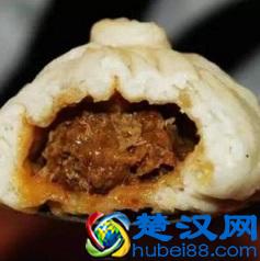 四个年轻人创业卖包子，第一个月就赚了10万