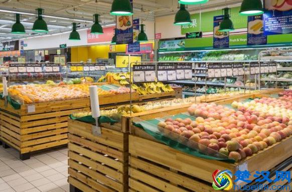 与好友合伙创业，他开店4家，月销售额已超过30万元