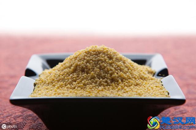 晚上入睡难？5种天然食物能助眠，吃点提高睡眠质量，睡好每一天