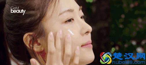 脸上毛孔粗大，黑头很多很多，该怎么办？