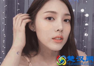 脸上毛孔粗大，黑头很多很多，该怎么办？