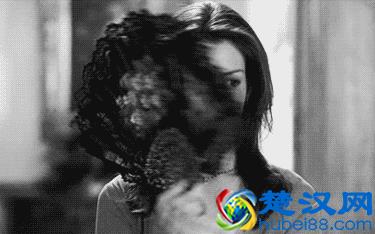 脸上毛孔粗大，黑头很多很多，该怎么办？