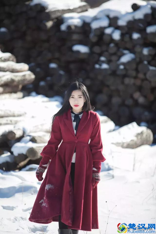 冬天雪景摄影专题：雪景人像拍摄3大风格，让你冬季摄影不慌！