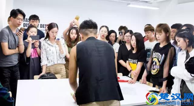 作为陈列师，花样叠衣服才能“搏出位”