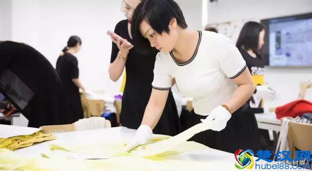 作为陈列师，花样叠衣服才能“搏出位”