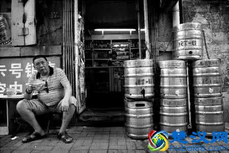 为什么青岛人只爱喝青岛啤酒？