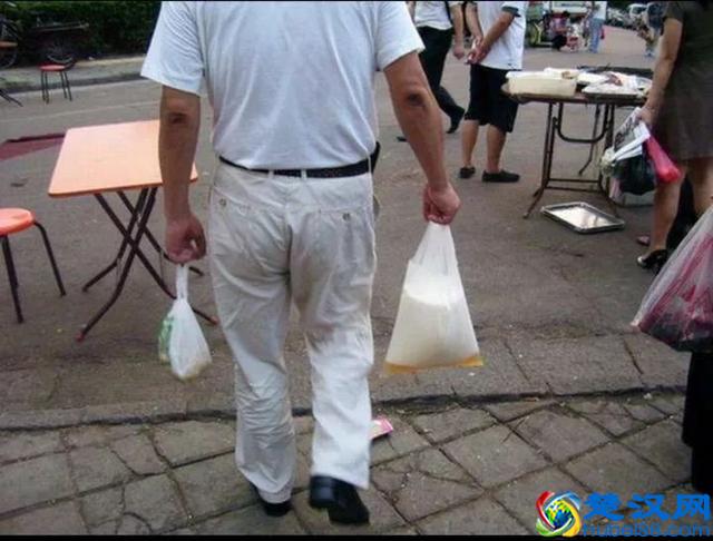 为什么青岛人只爱喝青岛啤酒？