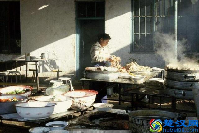 10万元钱在农村能做什么生意？以下三种专家倾向第一种，你呢？