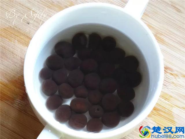 这奶茶能嚼着吃，比外面卖的健康100倍