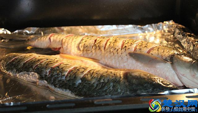 超详细的家庭版自制烤鱼，全是详细细节，做出来味道不输饭店！