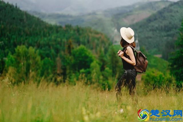 世界很大风景很美，再穷再忙，也要去旅行
