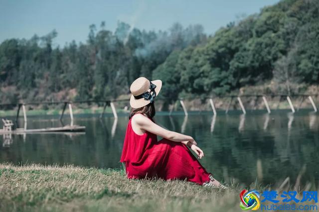 世界很大风景很美，再穷再忙，也要去旅行