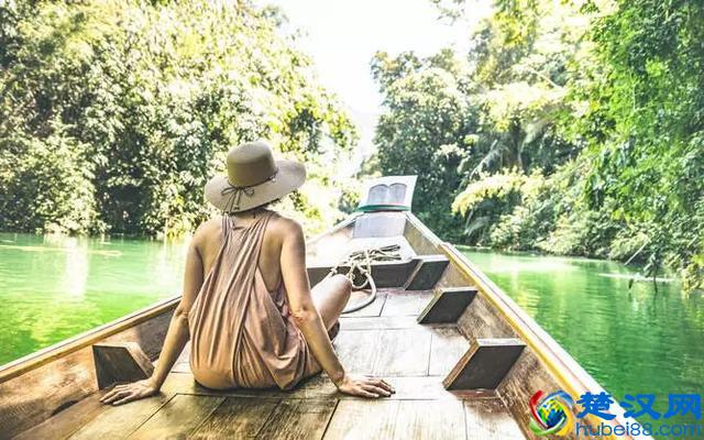 世界很大风景很美，再穷再忙，也要去旅行