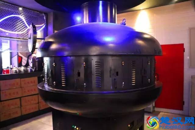 这家店的烤鱼居然有17种口味，鸡汁杏鲍菇味、黑椒蚝油味