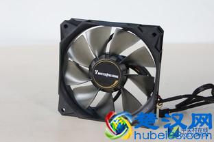 不差钱就拼性能 10款奢华机箱风扇横评