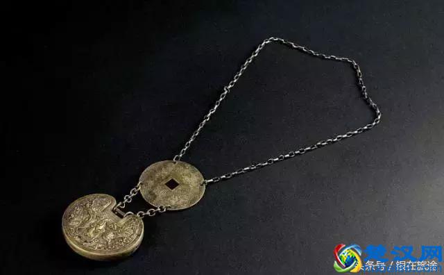 长 命 锁为何叫《长命锁》