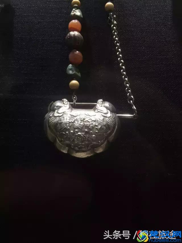 长 命 锁为何叫《长命锁》