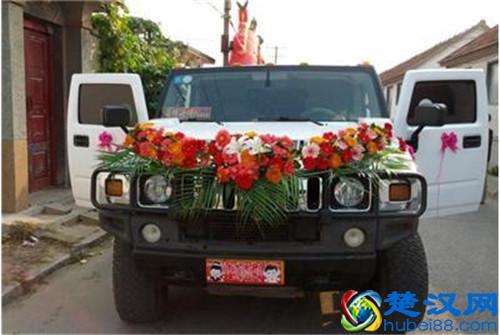 悍马婚车用一次8000，但你知道这些悍马能值多少钱吗？