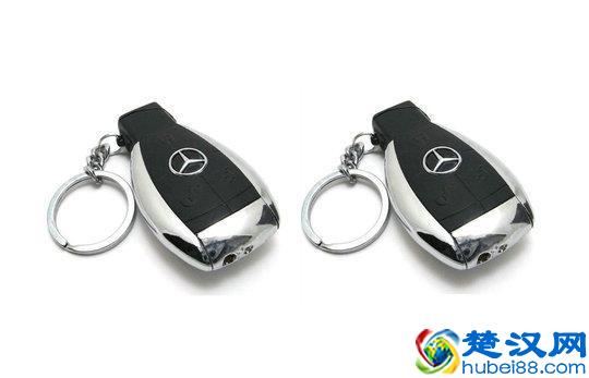 钥匙锁车里了怎么办？几招应急办法轻松解决！