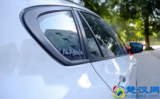 钥匙锁车里了怎么办？几招应急办法轻松解决！