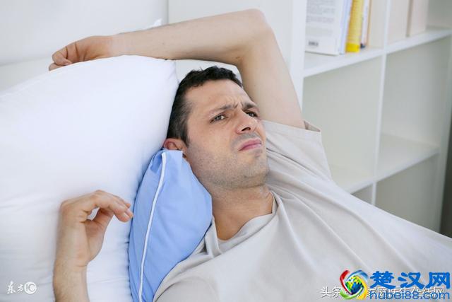 改善失眠有妙招：每天睡觉前，养成这4个习惯，想失眠都难