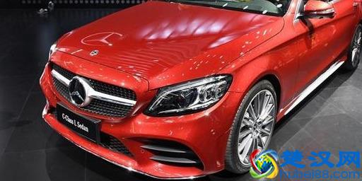 开奔驰坐奔驰了，来看一下2019款奔驰C 180 L