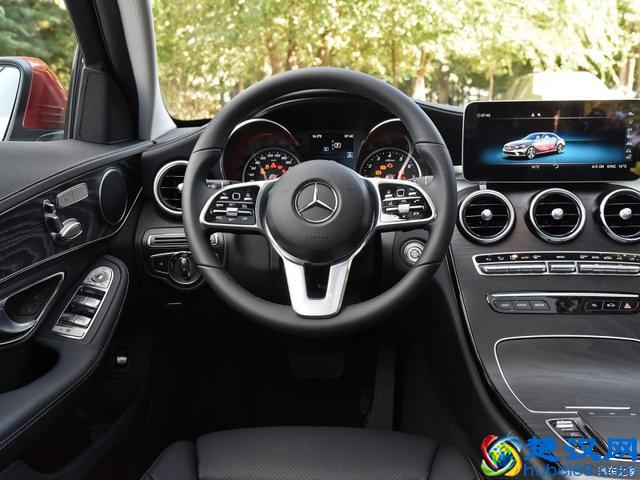开奔驰坐奔驰了，来看一下2019款奔驰C 180 L