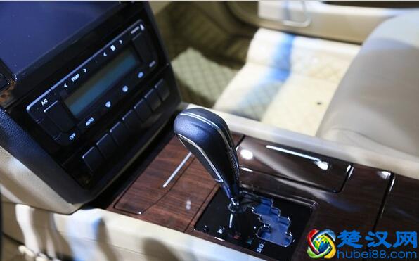 车长近5米的吉利帝豪EC8，起售价还不到10万