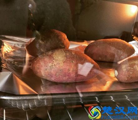 烤箱烤红薯的时间和温度 烤箱烤红薯的注意事项