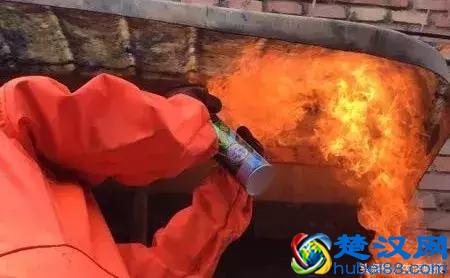 怎么捅马蜂窝？太原消防员给你示范，4天连除21处