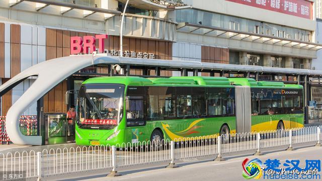 我国哪些城市拥有BRT（快速公交系统）？