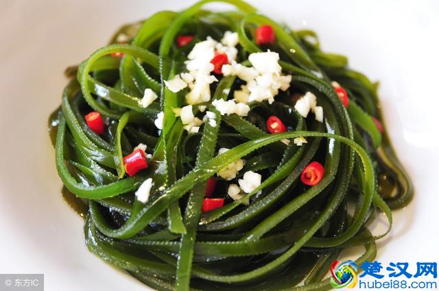 引起脱发的原因有哪些？掉头发怎么治疗？掉头发吃什么好？