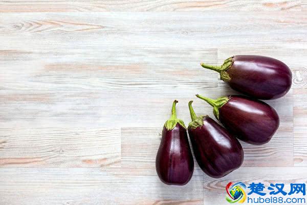 月子饮食宜忌，坐月子饮食5吃5不吃，妈妈恢复快，宝宝才聪明